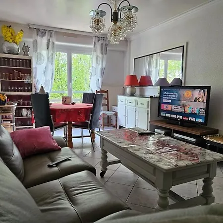 Grand T4 Avec Parking Apartamento Montbéliard Exterior foto